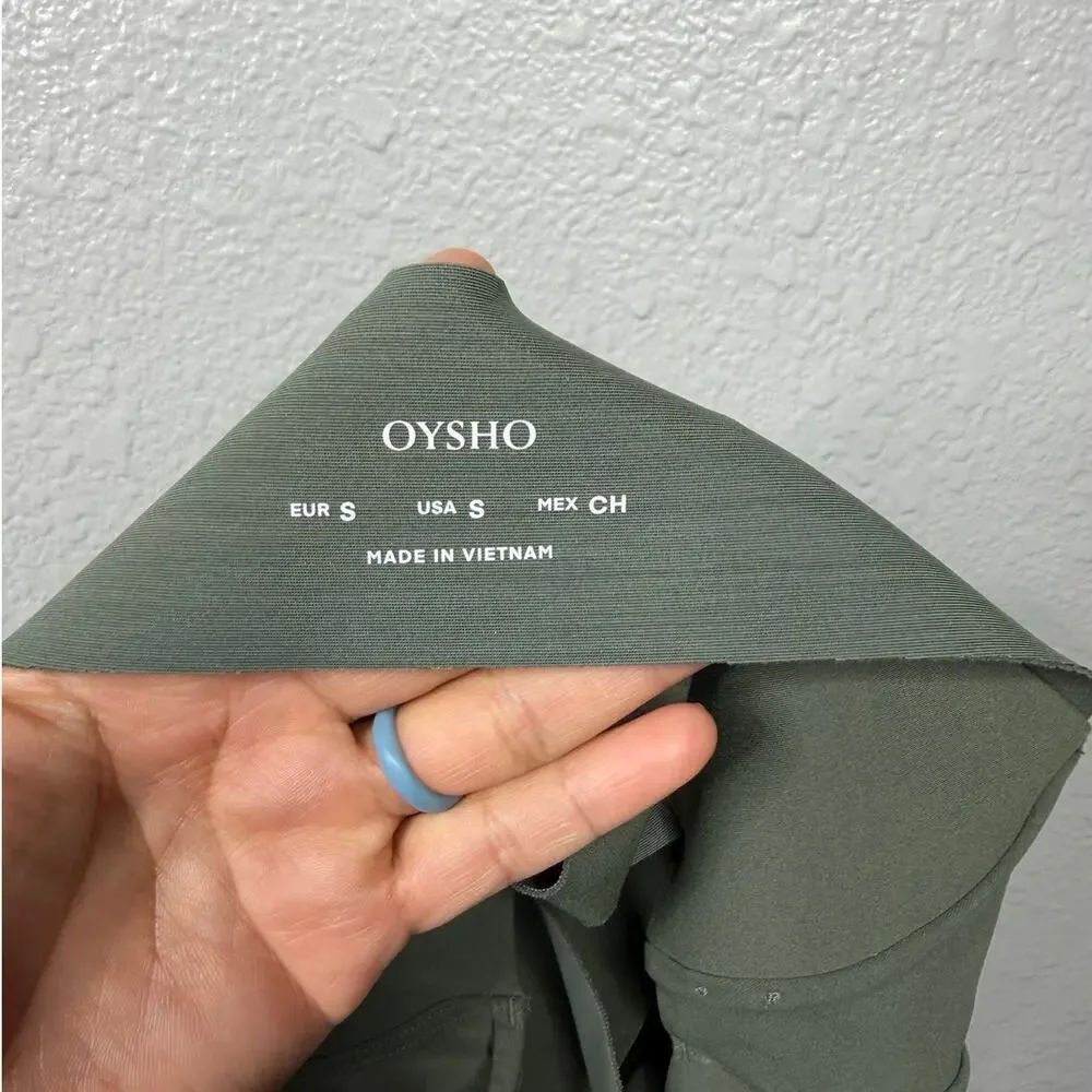 Oysho Women’s Mint Green Sport Bra / Size-Small